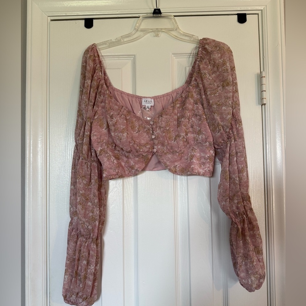 NWT Le Lis Women’s Crop Top Long Sleeve Floral Pink Top Size Large
